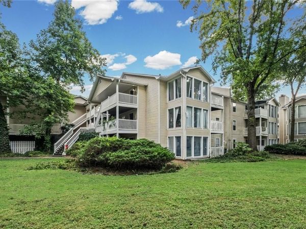 209 Augusta Drive SE, Marietta, GA 30067