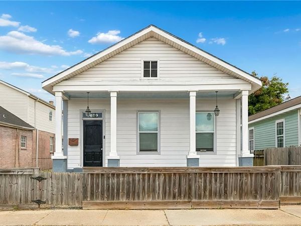 8629 HICKORY Street, New Orleans, LA 70118