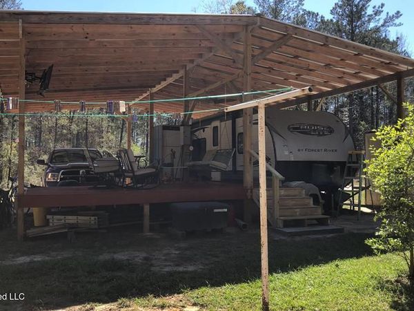 299 Whipstock Hollow Road, Poplarville, MS 39470