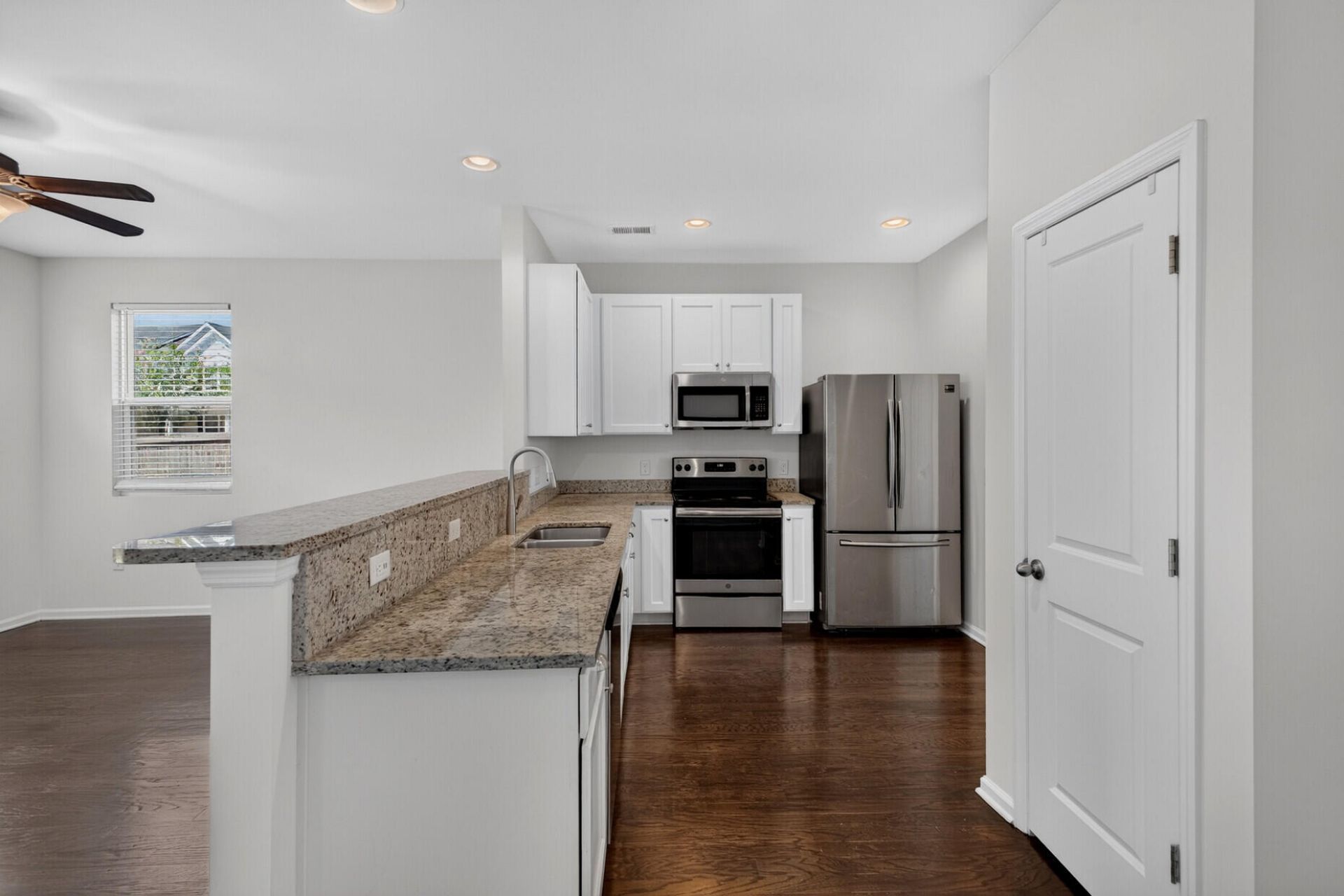 9054 Parlor Drive Photo 11
