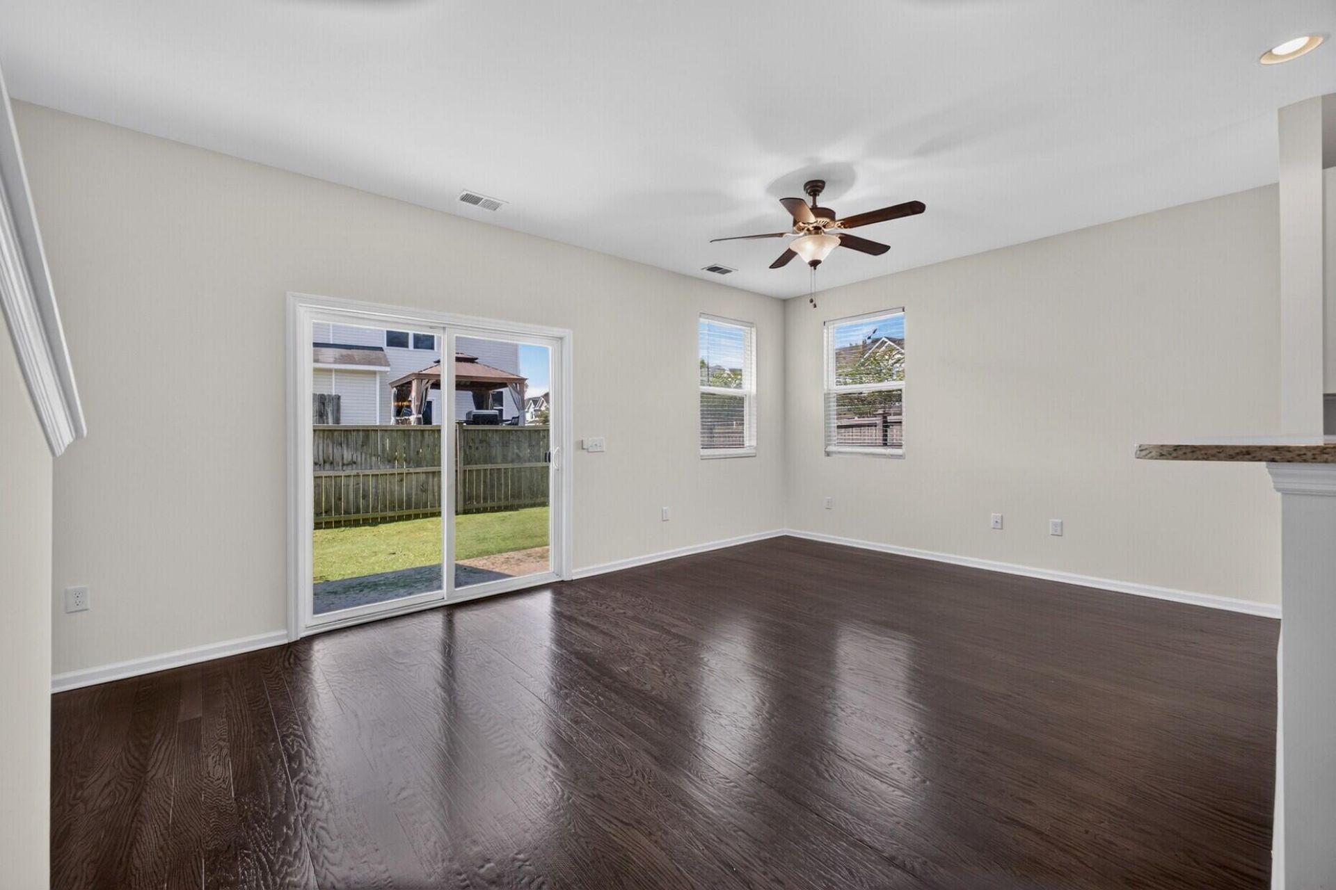 9054 Parlor Drive Photo 18