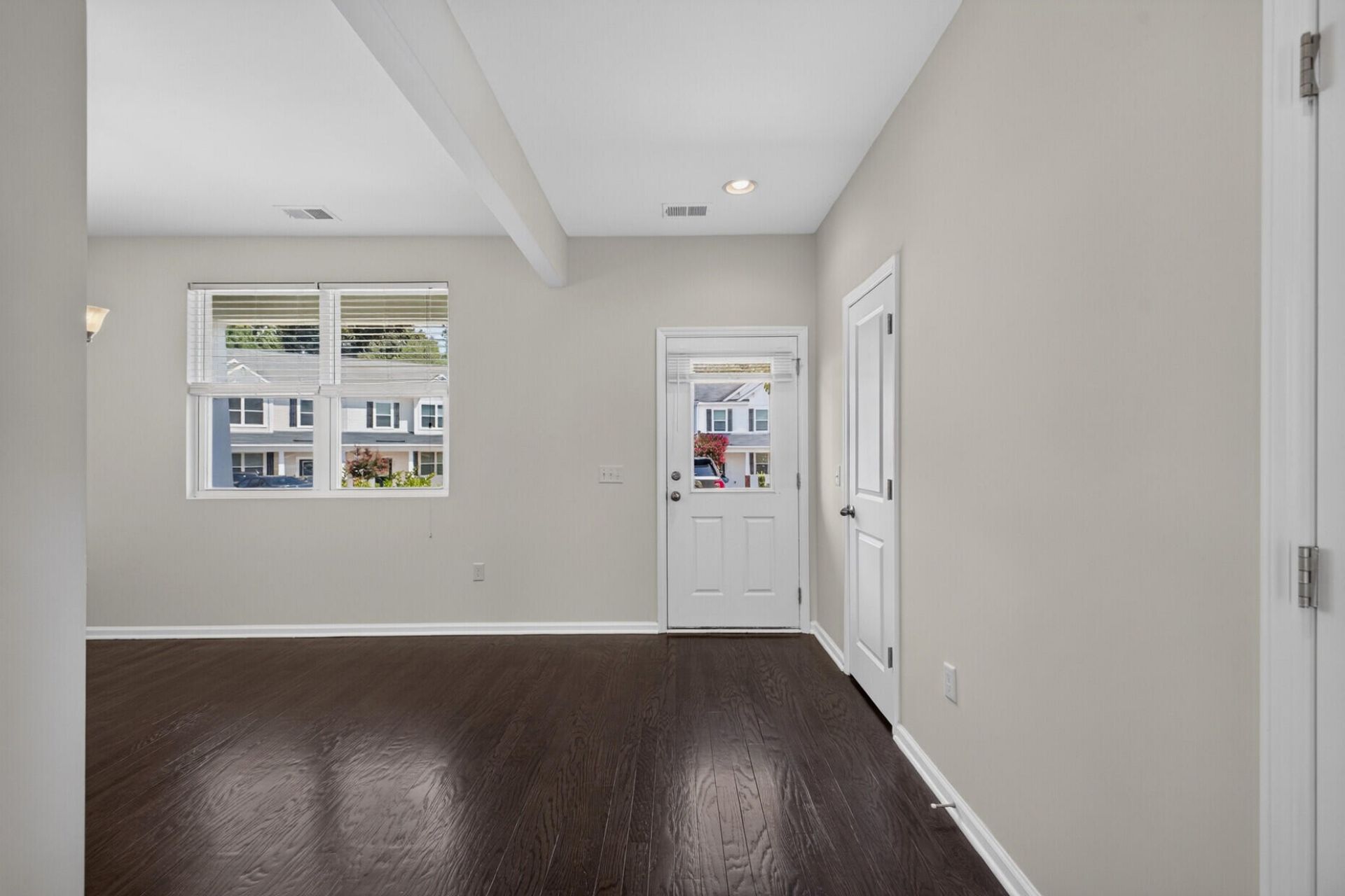 9054 Parlor Drive Photo 7