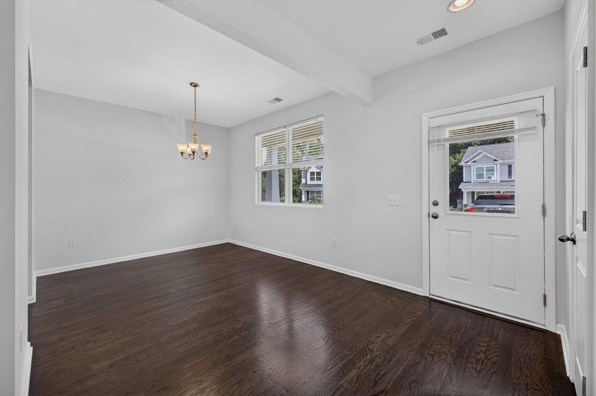 9054 Parlor Drive Photo 8