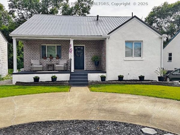 59 10th Avenue, St Albans, WV 25177