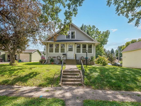 315 W 6th Street , Blue Earth, MN 56013