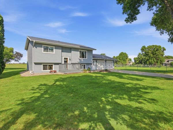 2004 25th Street SW, Willmar, MN 56201