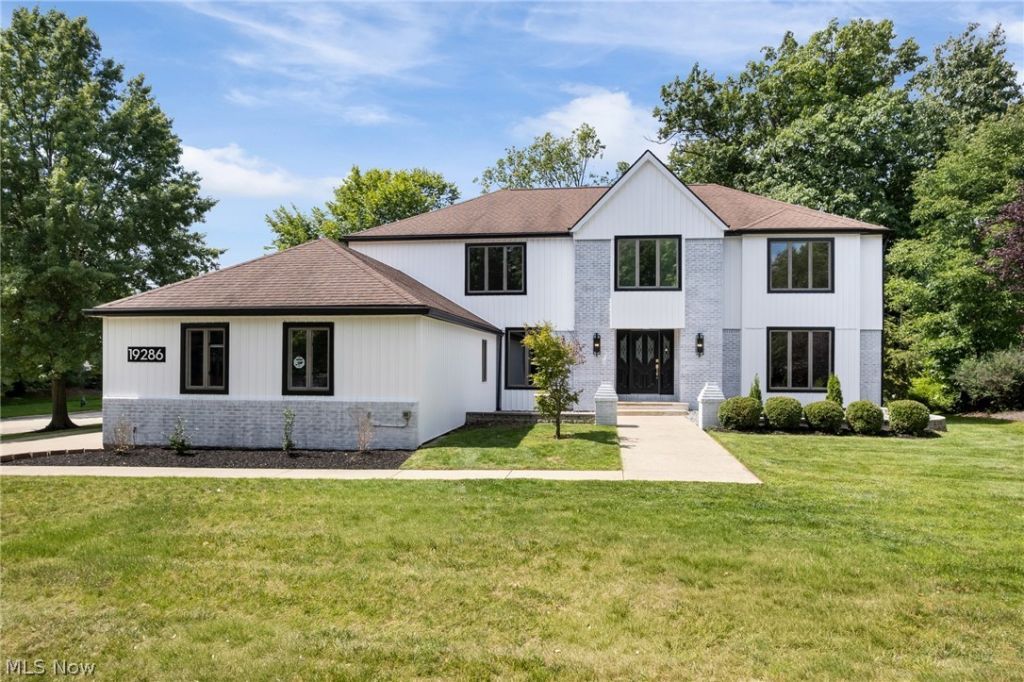 19286 Saratoga Trail, Strongsville, OH 44136