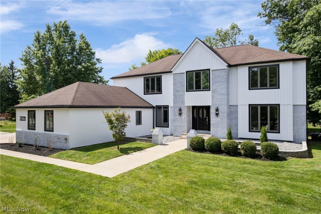 19286 Saratoga Trail, Strongsville, OH 44136