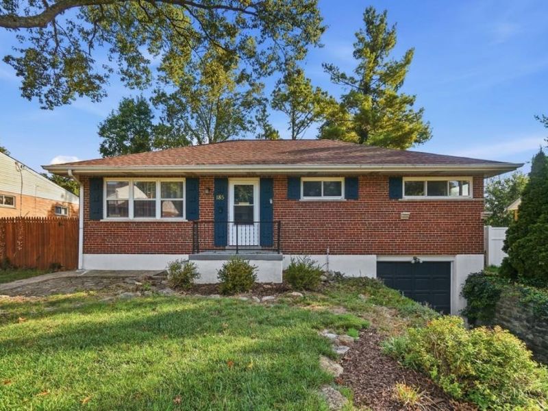 185 Ireland Avenue, Greenhills, OH 45218 Photo 2