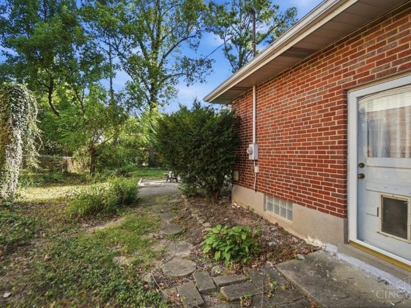 185 Ireland Avenue, Greenhills, OH 45218 Photo 39