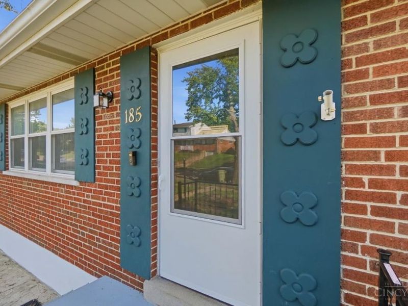 185 Ireland Avenue, Greenhills, OH 45218 Photo 6