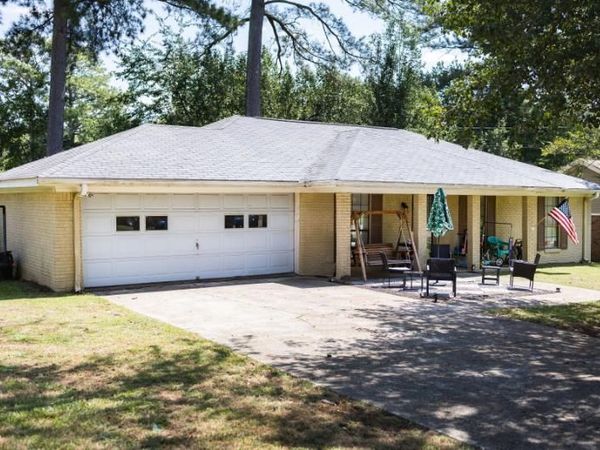 402 N Foster Dr., Tupelo, MS 38801