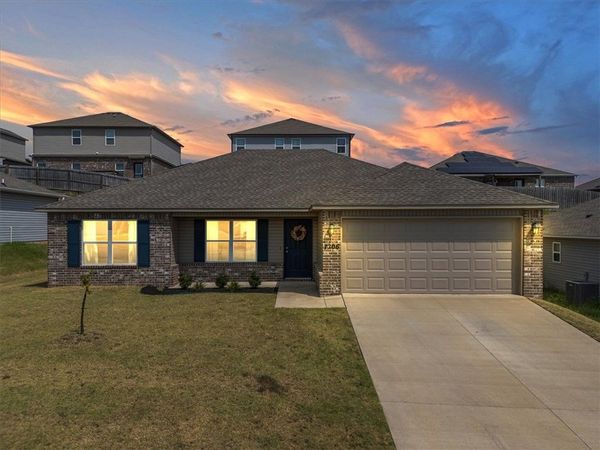 7206 SW Chestnut Hill Road , Bentonville, AR 72713