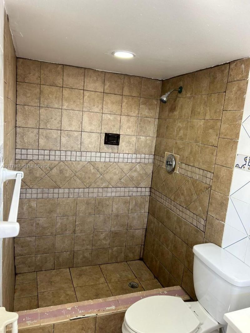 15201 NE 6th Ave , Unit C302, Miami, FL 33162 Photo