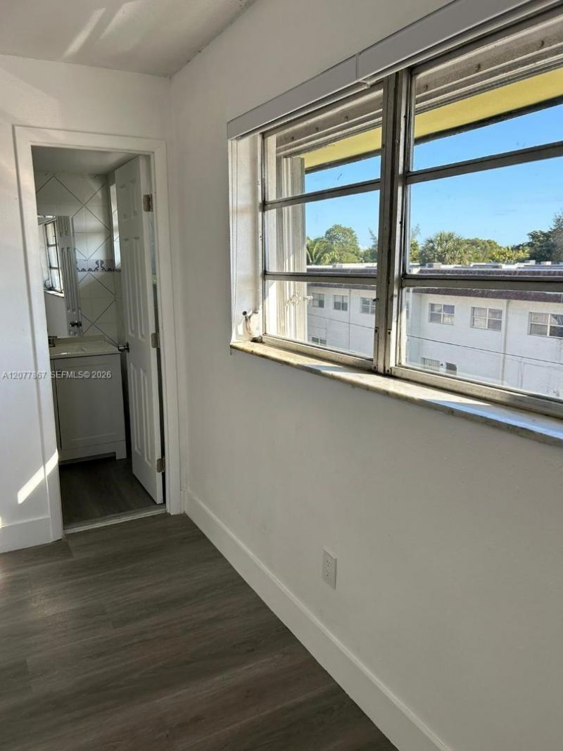 15201 NE 6th Ave , Unit C302, Miami, FL 33162 Photo
