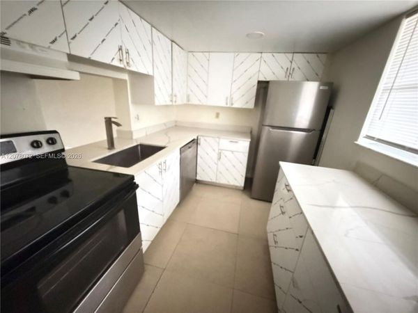 2800 NW 56th Ave, Unit B201, Lauderhill, FL 33313