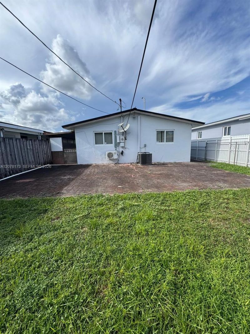 550 E 29th St, Hialeah, FL 33013 Main Photo