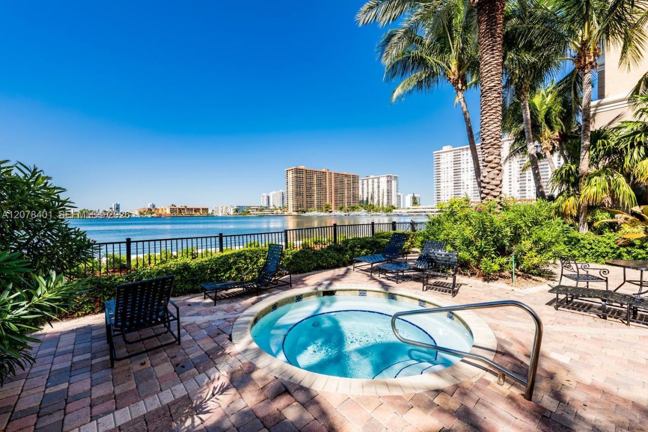 17145 N Bay Rd, Unit 4311, Sunny Isles Beach, FL 33160 Photo