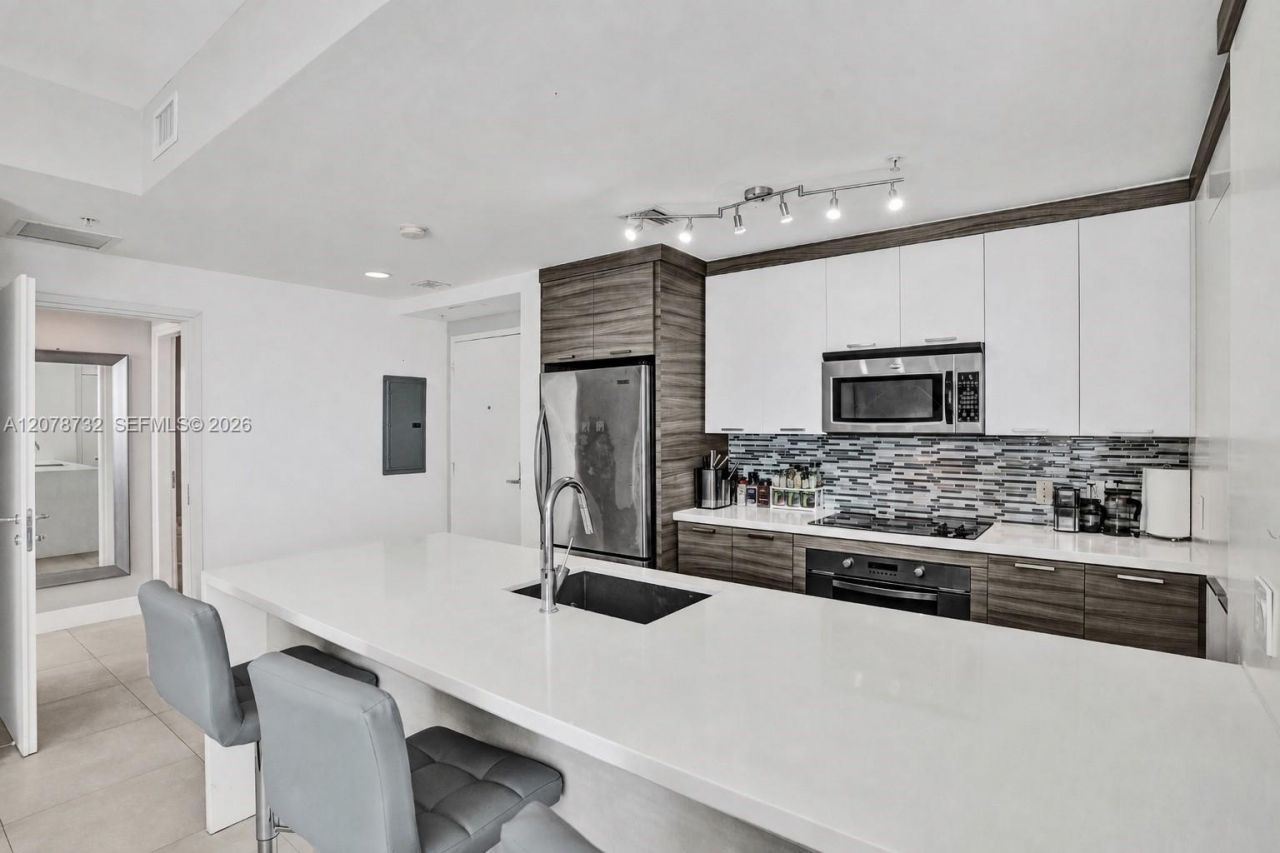 300 S Biscayne Blvd , Unit T-1816, Miami, FL 33131 Photo