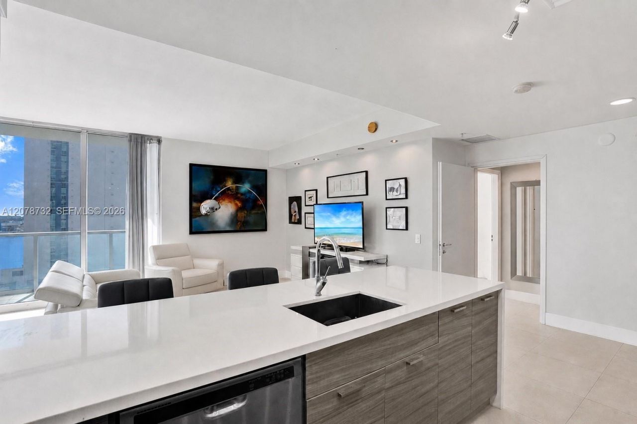 300 S Biscayne Blvd , Unit T-1816, Miami, FL 33131 Photo