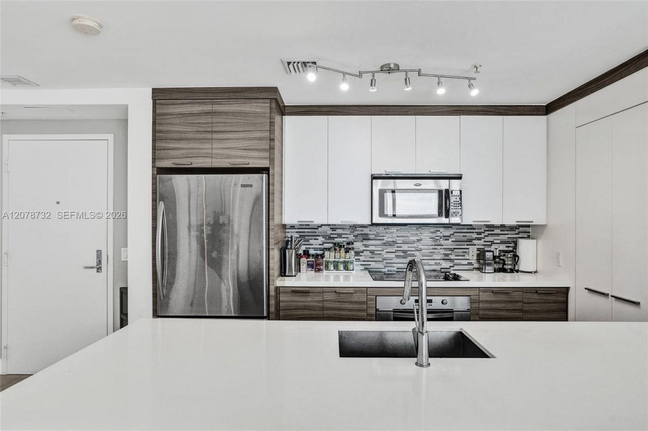300 S Biscayne Blvd , Unit T-1816, Miami, FL 33131 Photo