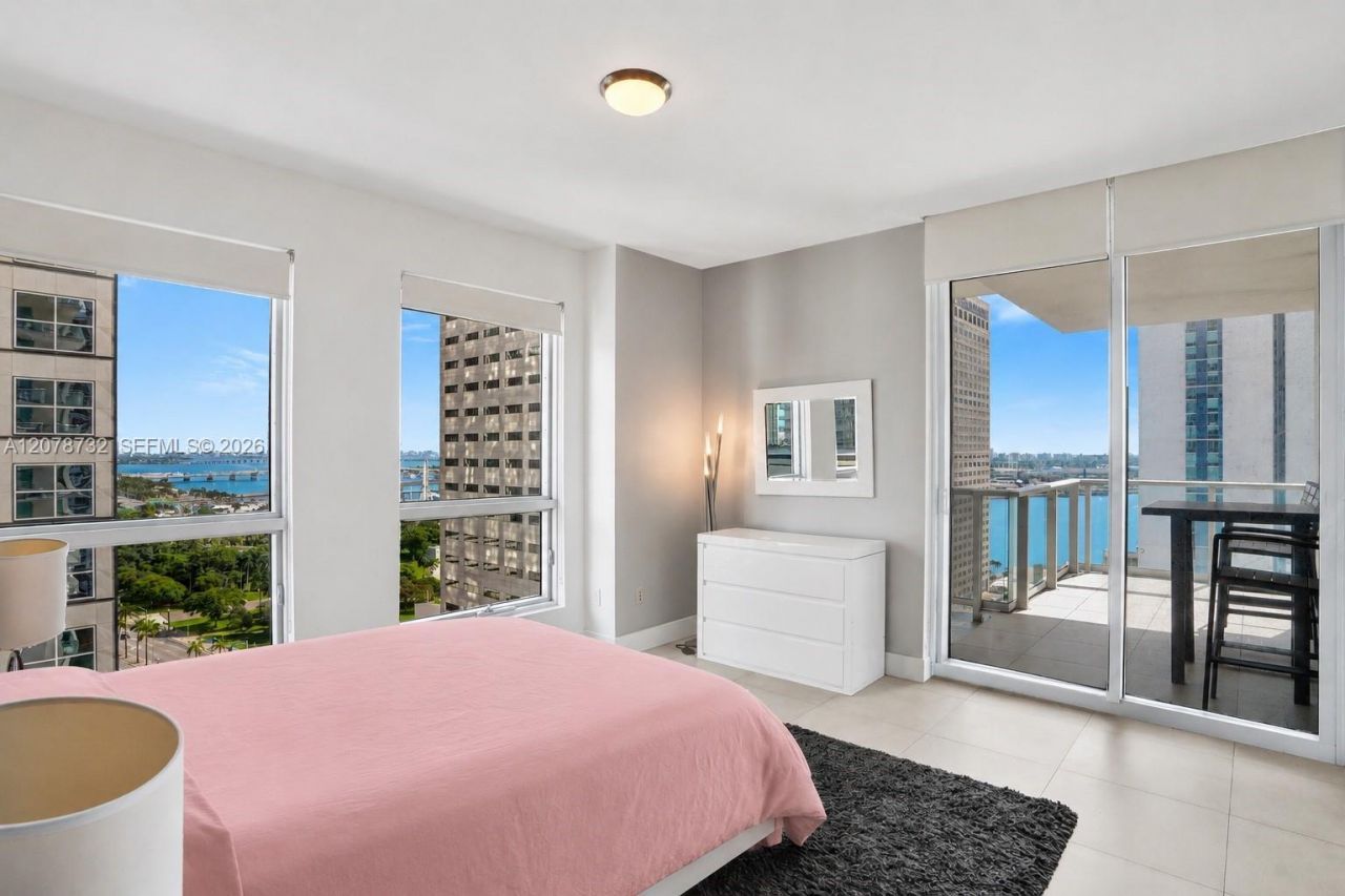 300 S Biscayne Blvd , Unit T-1816, Miami, FL 33131 Photo