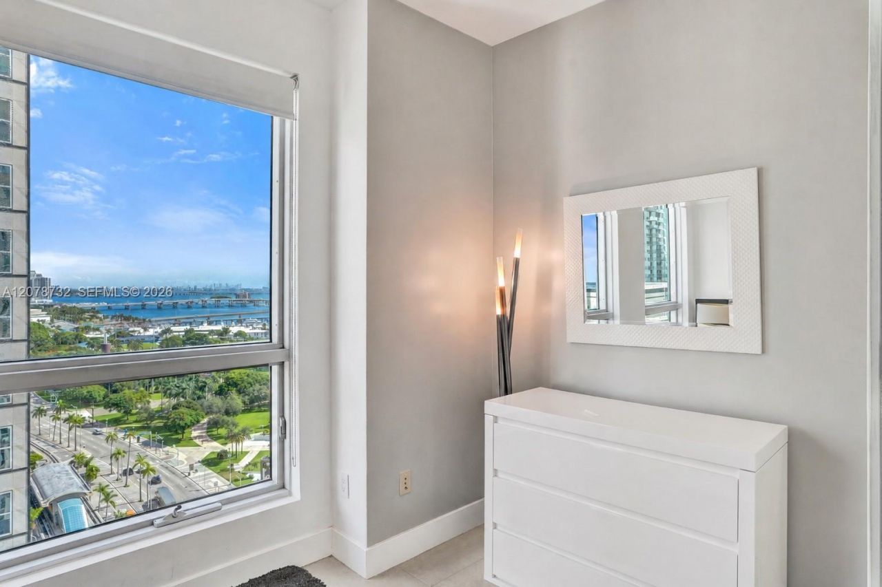 300 S Biscayne Blvd , Unit T-1816, Miami, FL 33131 Photo
