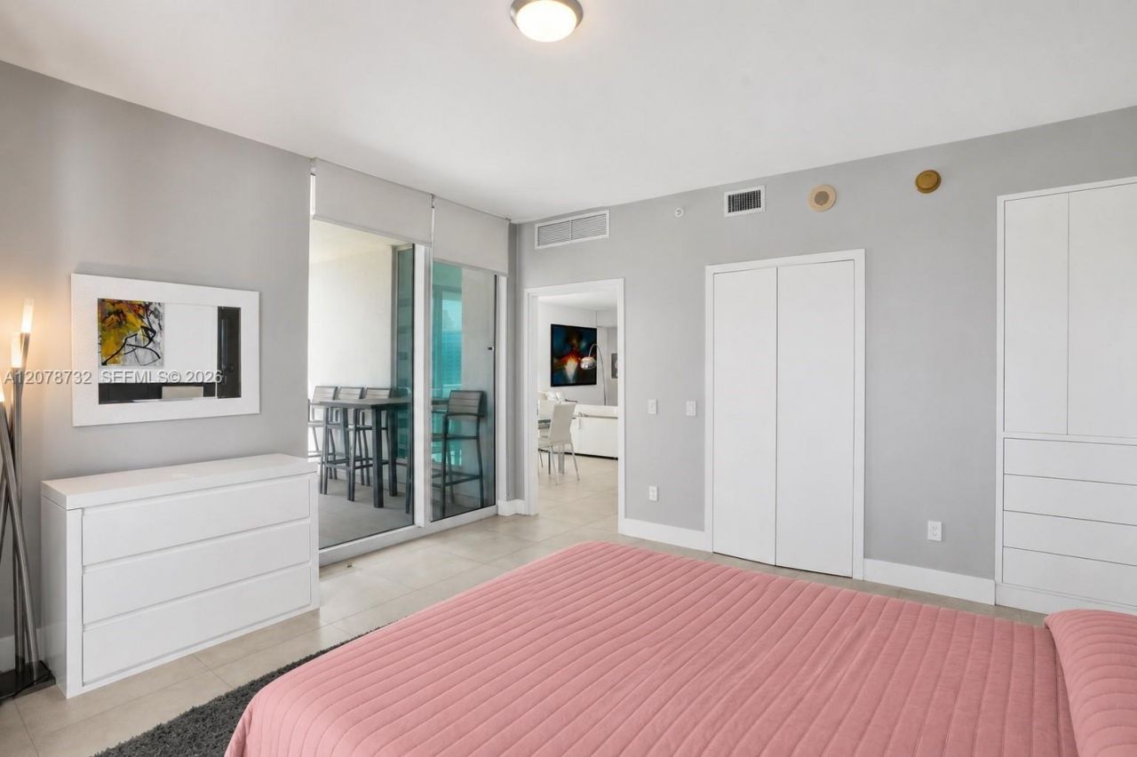 300 S Biscayne Blvd , Unit T-1816, Miami, FL 33131 Photo
