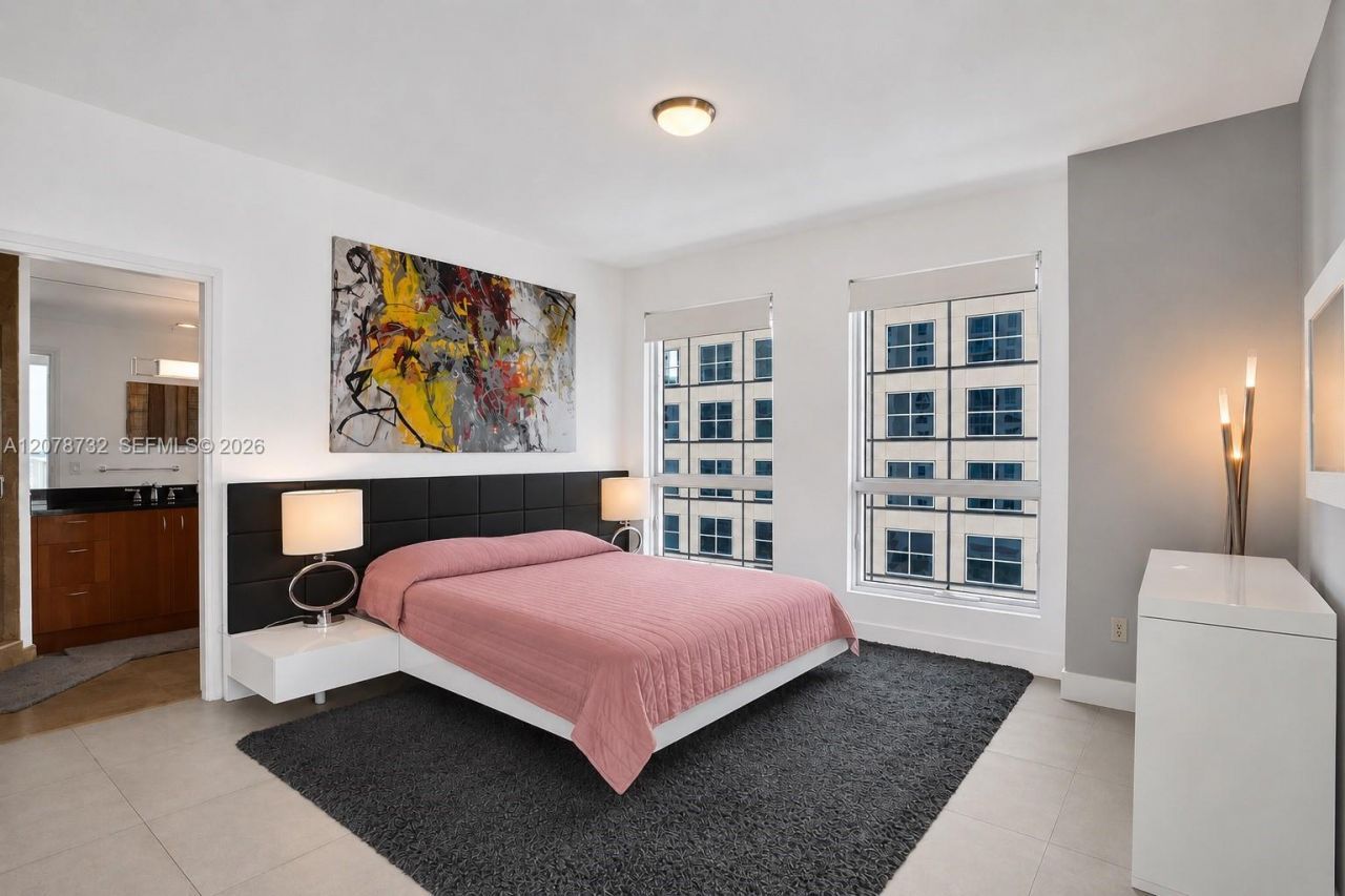 300 S Biscayne Blvd , Unit T-1816, Miami, FL 33131 Photo