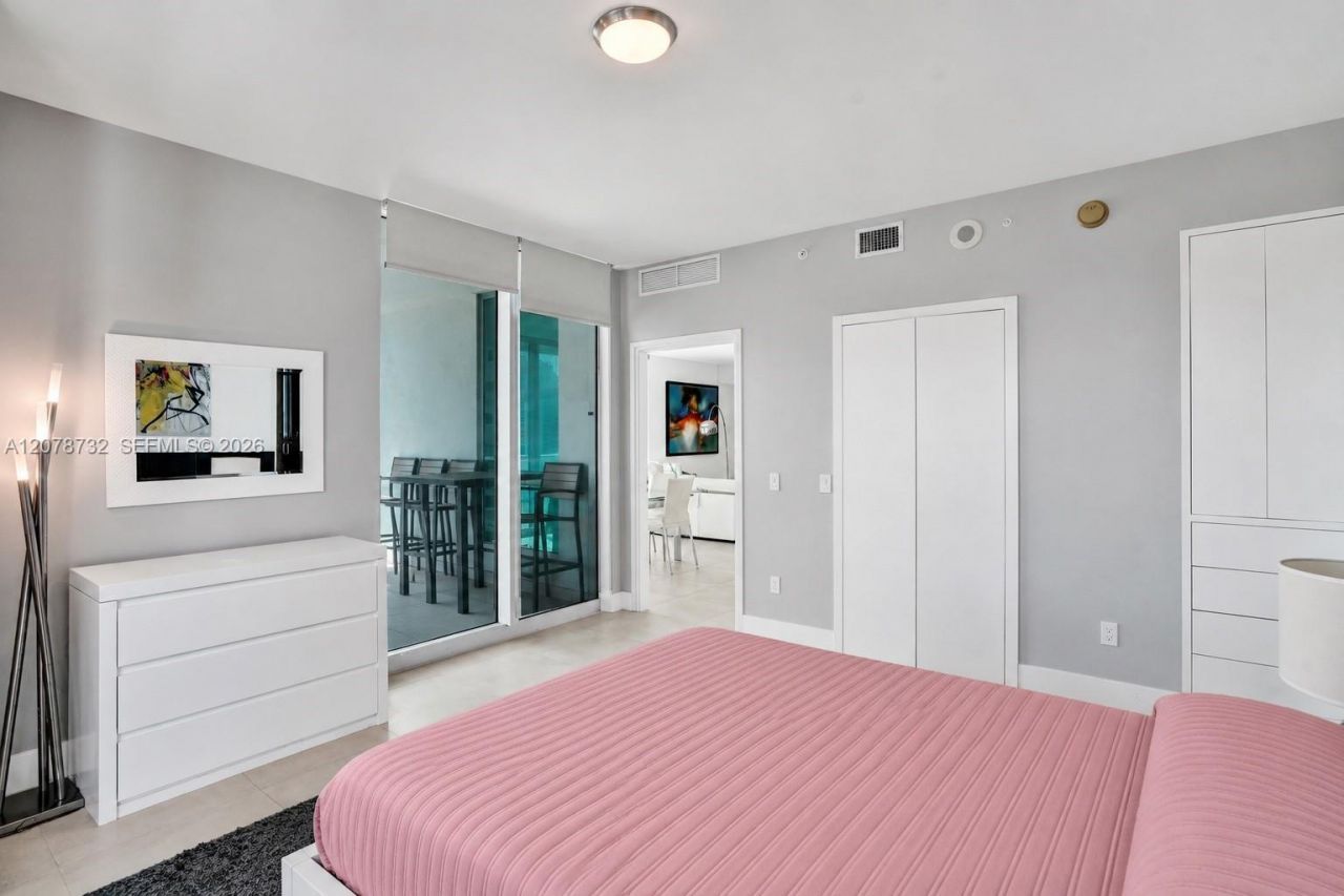 300 S Biscayne Blvd , Unit T-1816, Miami, FL 33131 Photo