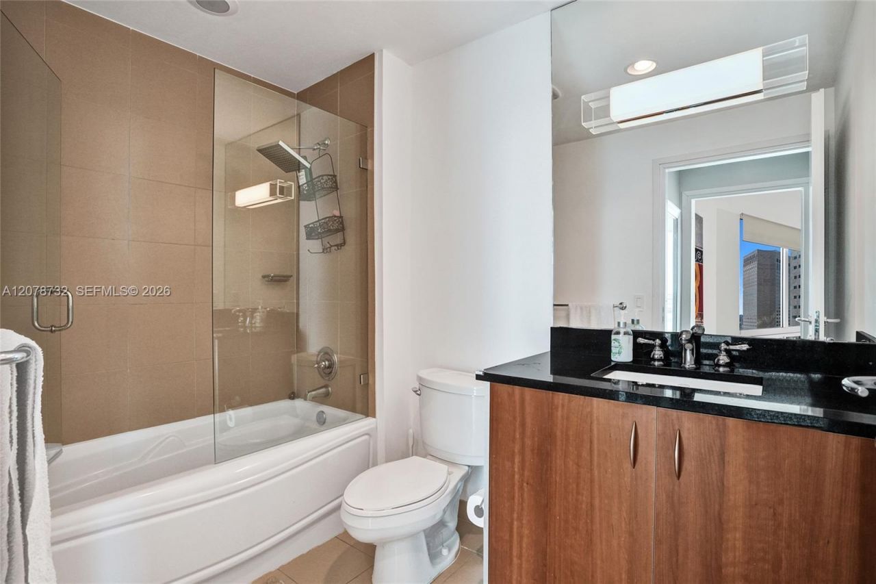 300 S Biscayne Blvd , Unit T-1816, Miami, FL 33131 Photo