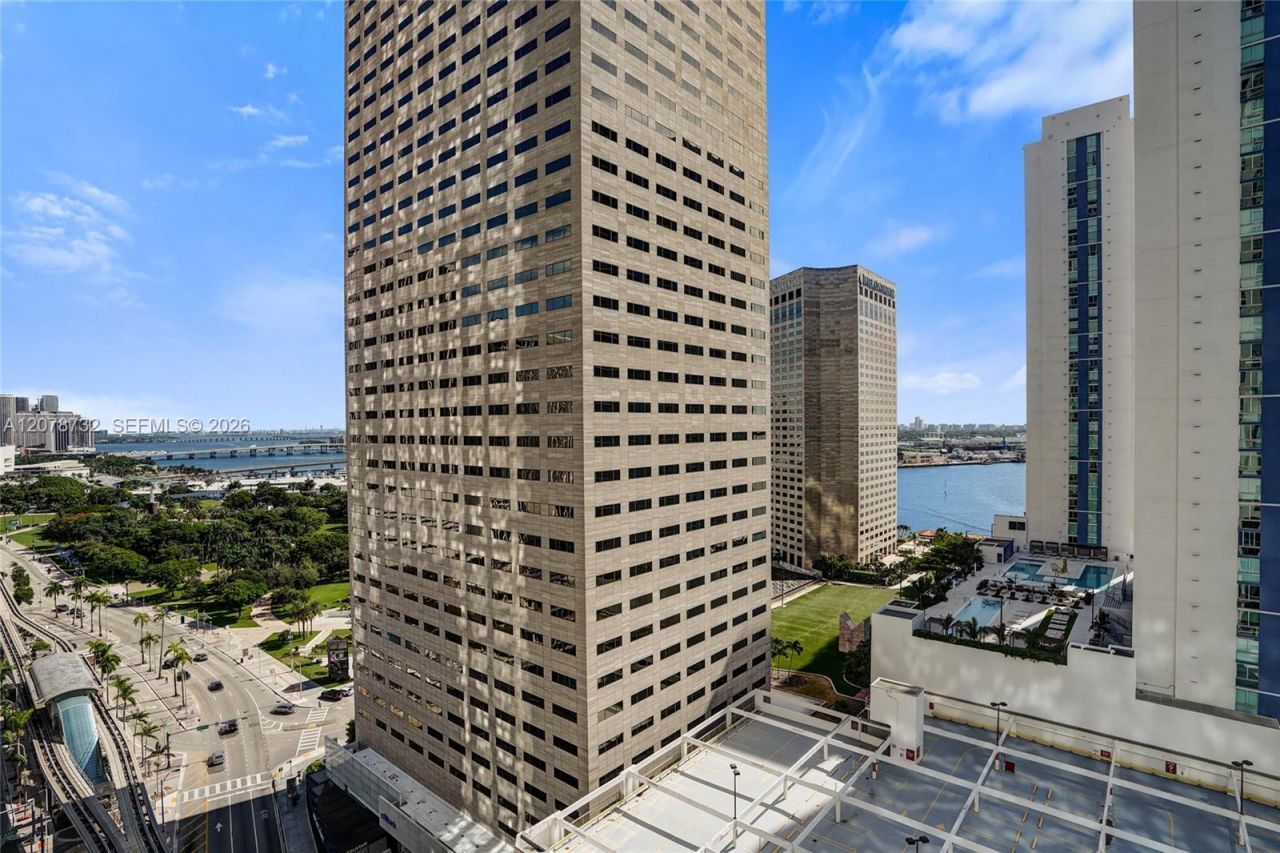 300 S Biscayne Blvd , Unit T-1816, Miami, FL 33131 Photo