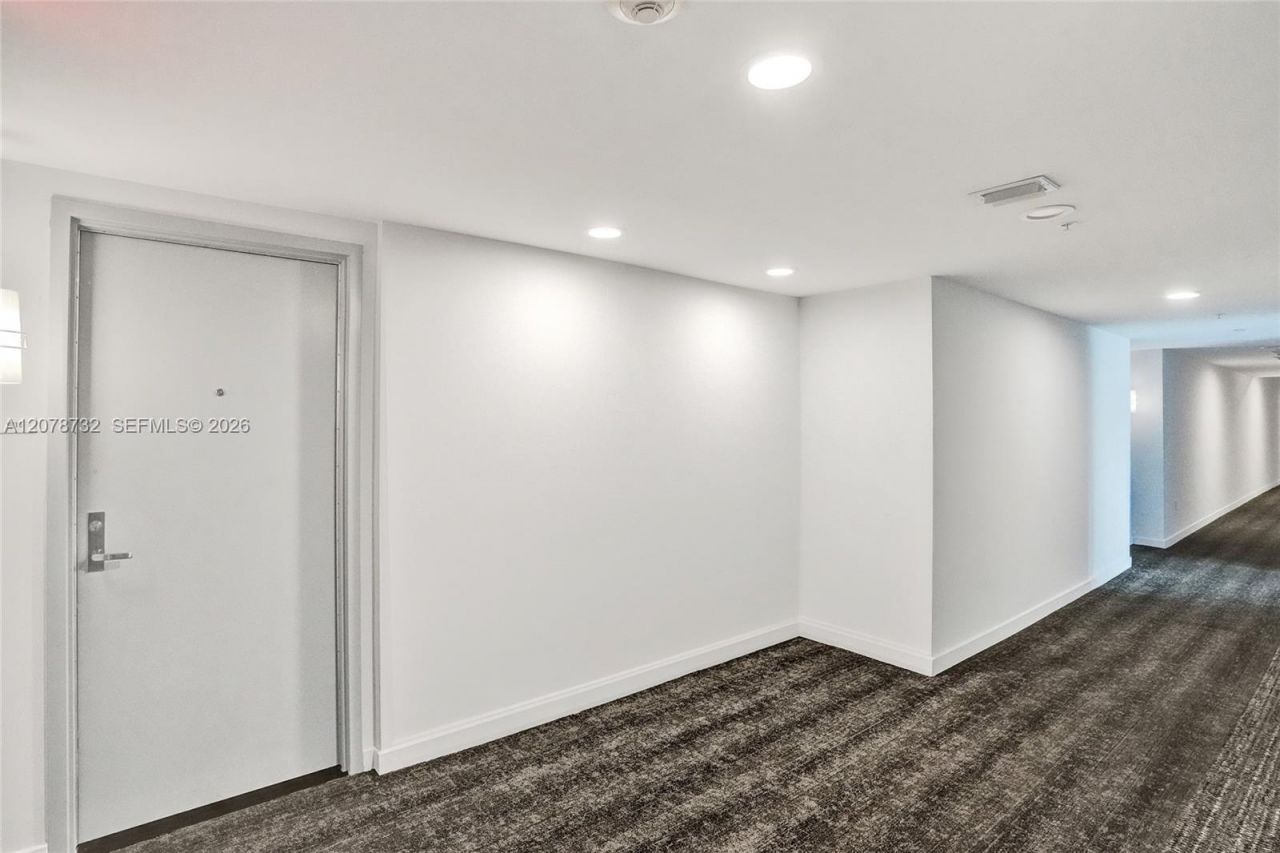 300 S Biscayne Blvd , Unit T-1816, Miami, FL 33131 Photo