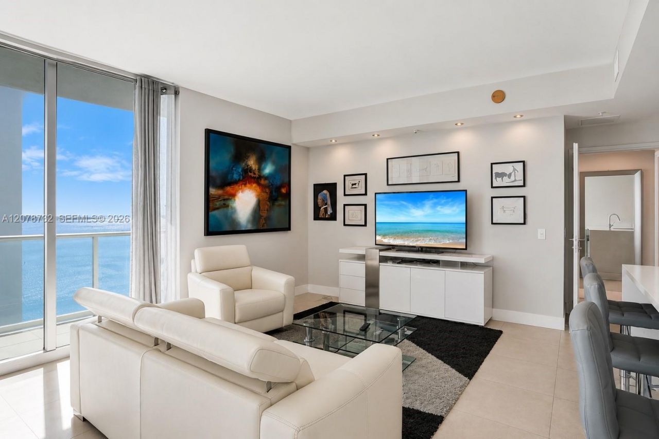 300 S Biscayne Blvd , Unit T-1816, Miami, FL 33131 Photo