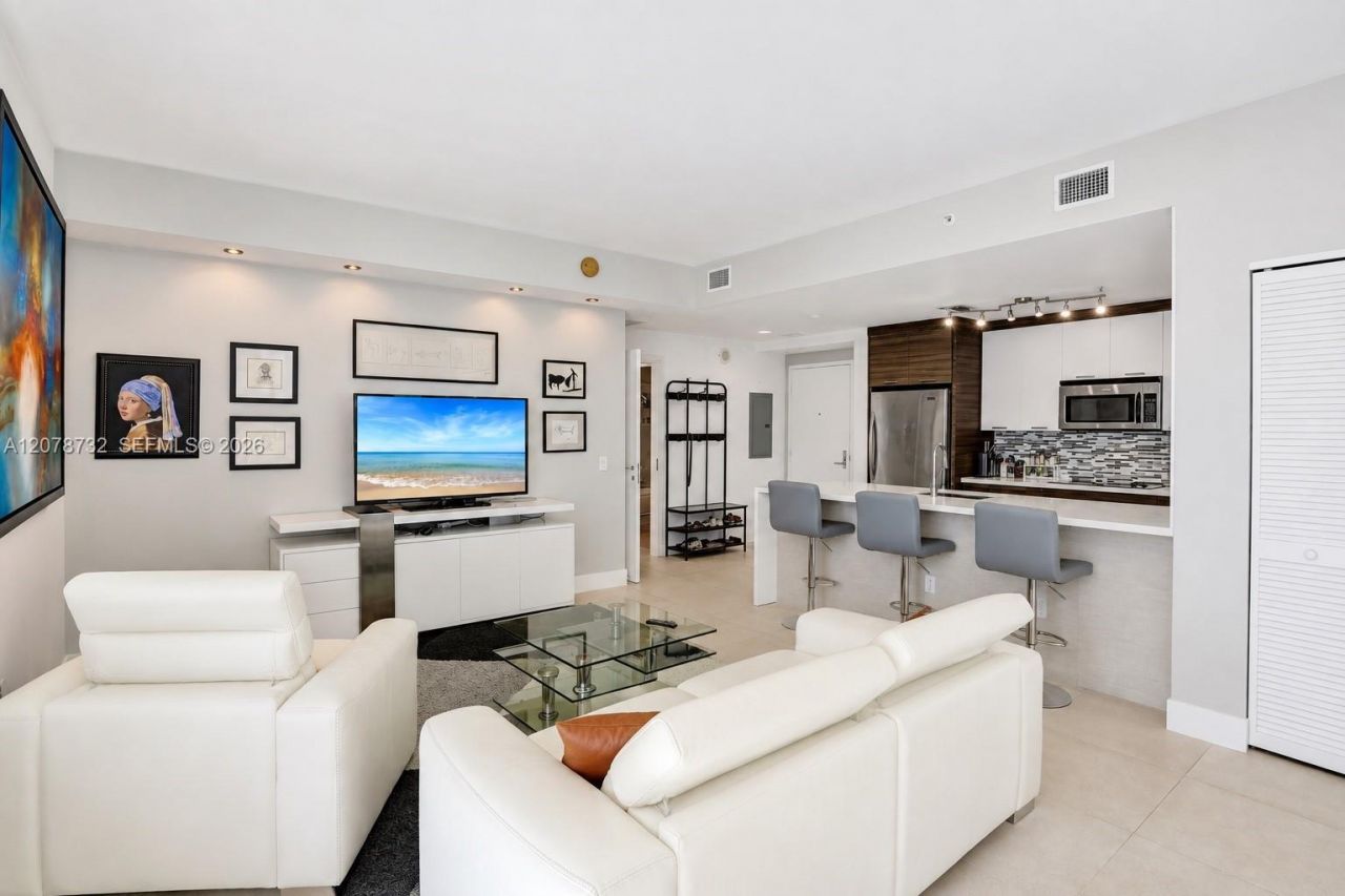 300 S Biscayne Blvd , Unit T-1816, Miami, FL 33131 Photo