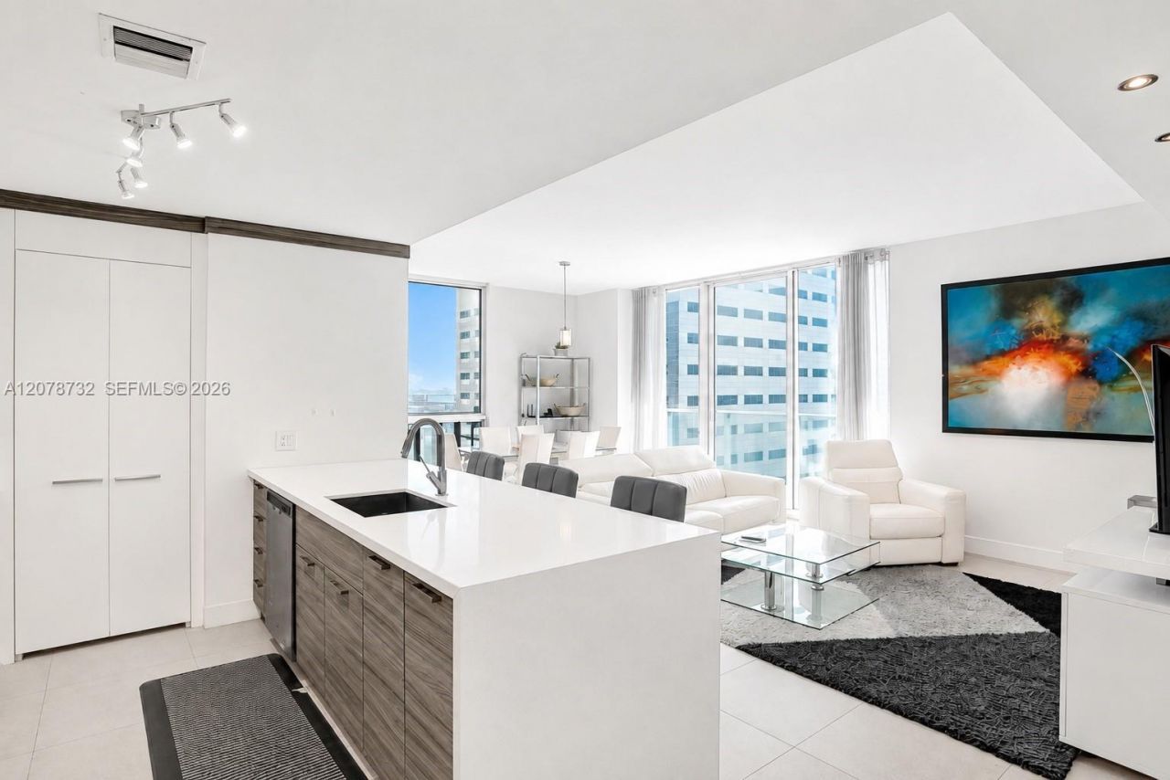 300 S Biscayne Blvd , Unit T-1816, Miami, FL 33131 Photo
