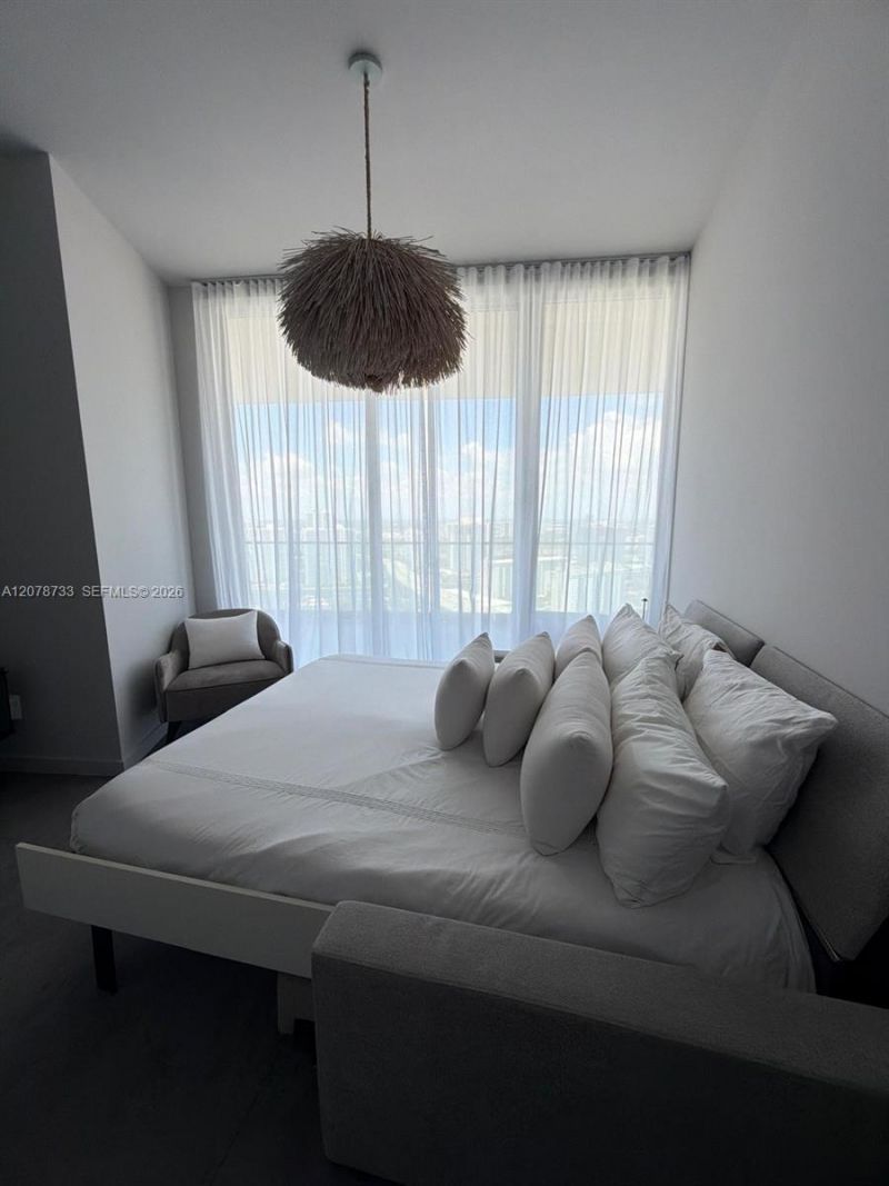 18975 Collins Ave , Unit 2905, Sunny Isles Beach, FL 33160 Photo