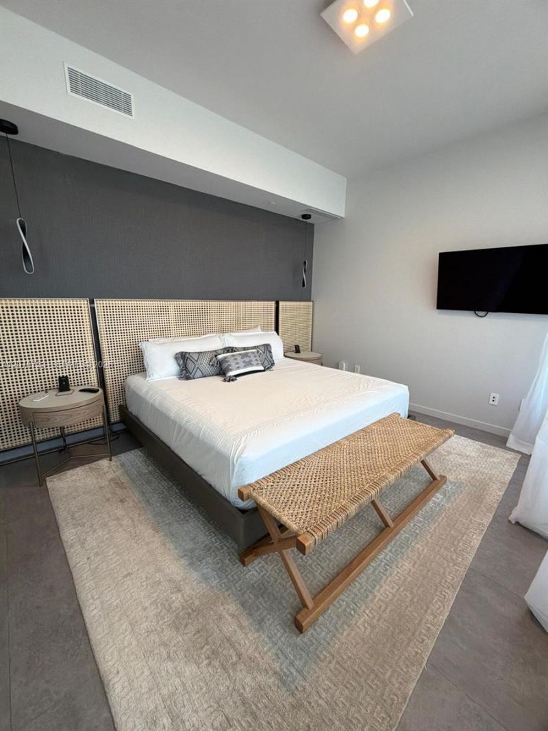 18975 Collins Ave , Unit 2905, Sunny Isles Beach, FL 33160 Photo