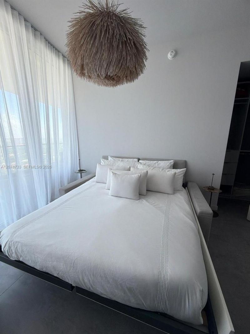18975 Collins Ave , Unit 2905, Sunny Isles Beach, FL 33160 Photo