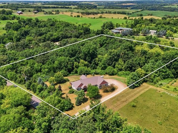 W6832 FARMERS GROVE Road, Monticello, WI 53570