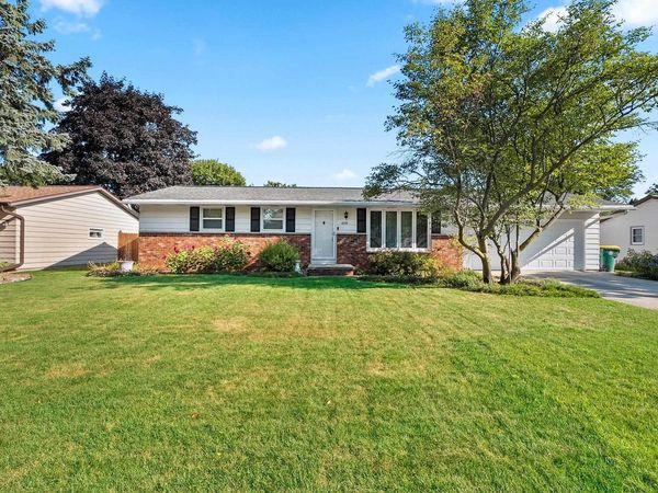 2579 VAN BEEK ROAD, Green Bay, WI 54311