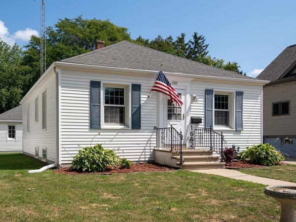 1642 SHERIDAN STREET, Oshkosh, WI 54901