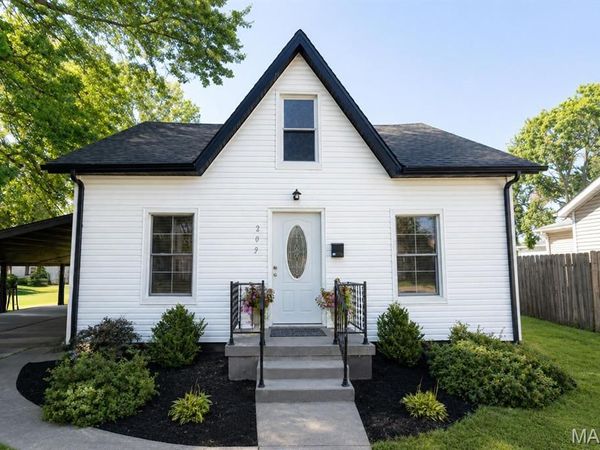 209 E 3rd Street, O'Fallon, IL 62269
