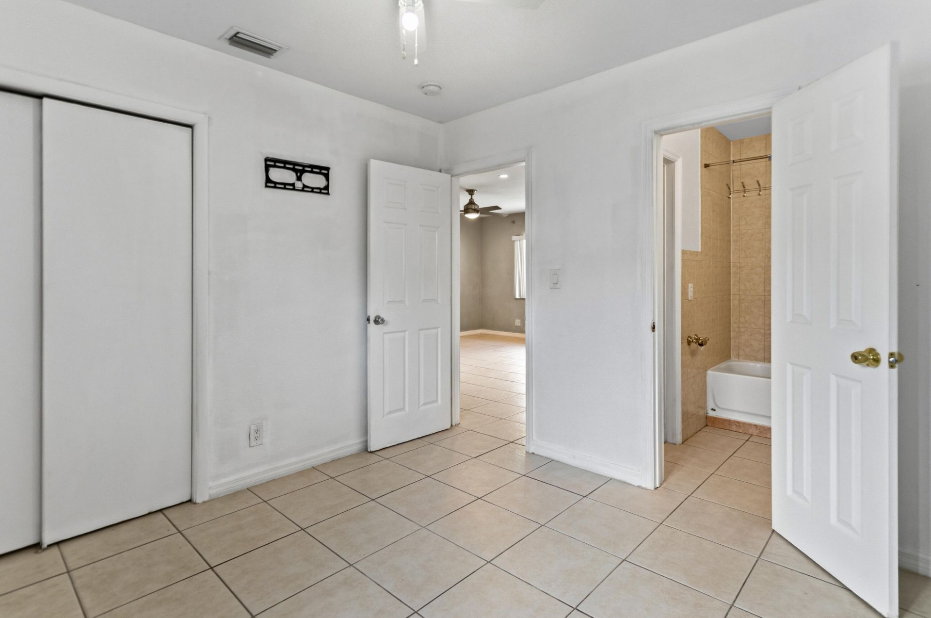 709 SW 13th Avenue, Unit 2, Fort Lauderdale, FL 33312 Photo