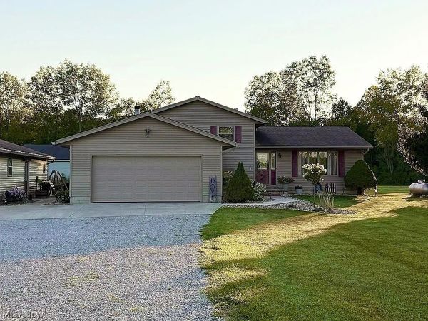 21930 Foster Road , Wellington, OH 44090