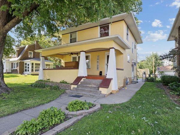 730 7th Avenue S, Clinton, IA 52732