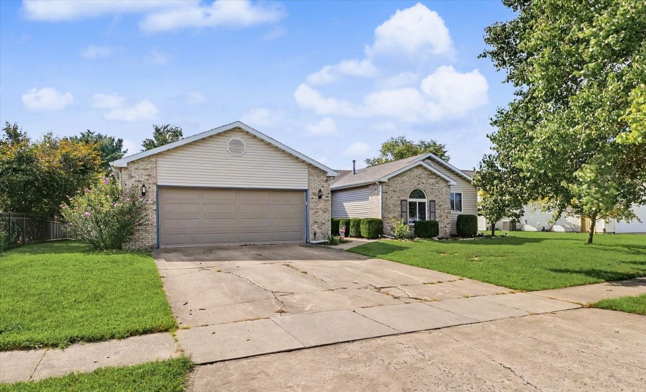 603 Laurel Drive, Saint Joseph, IL 61873 Main Photo