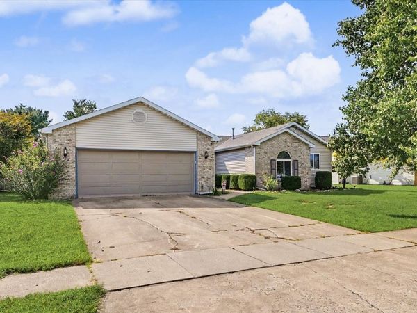 603 Laurel Drive, St. Joseph, IL 61873