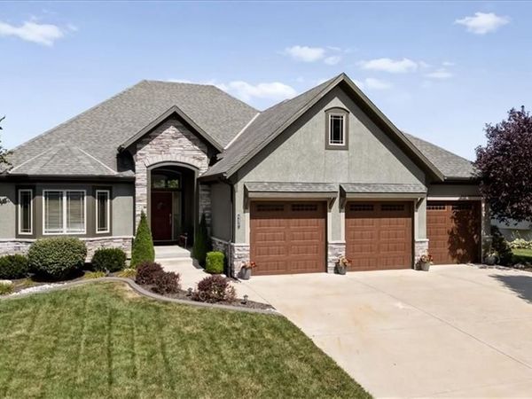 4421 N 142nd Street, Basehor, KS 66007