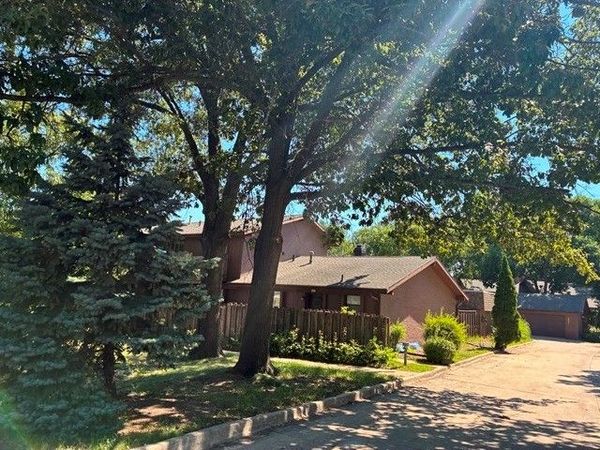 4621 Lockner Drive, Unit 6, Urbandale, IA 50322